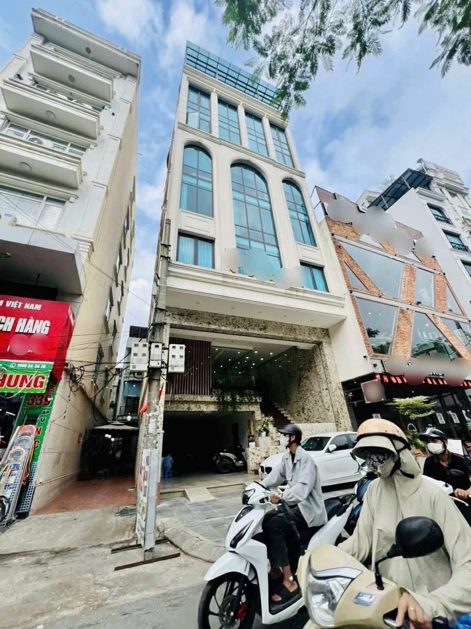 MẶT PHỐ LÔ GÓC 2 mặt, Ô Tô tránh, Trung tâm Cầu Giấy, 215m, Kinh Doanh, Dòng Tiền Tốt- chỉ hơn 50tỷ