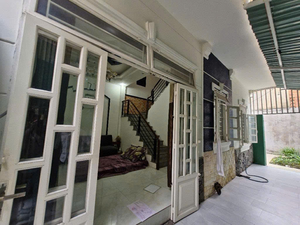 NHÀ 2 TẦNG DT KHỦNG (7m5 x 16m ) 6PN - HỒ VĂN TƯ, NGAY CHỢ THỦ ĐỨC