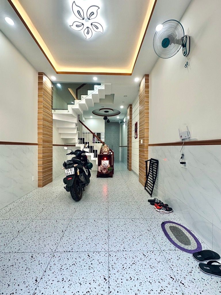 NHÀ ĐẸP MỚI XÂY 4 TẤM HOÀN CÔNG CHUẨN CHỈNH - 38M2 - HẺM Ô TÔ ÂU CƠ - LẠC LONG QUÂN - CHỈ 7.55TỶ