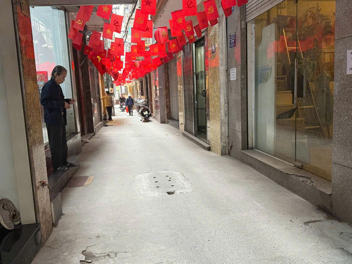 NHÀ RIÊNG  YÊN HOÀ - GẦN TRƯỜNG HỌC- PHÙ HỢP GIA ĐÌNH TRẺ GẦN PHỐ- TIỆN ÍCH ĐẦY ĐỦ