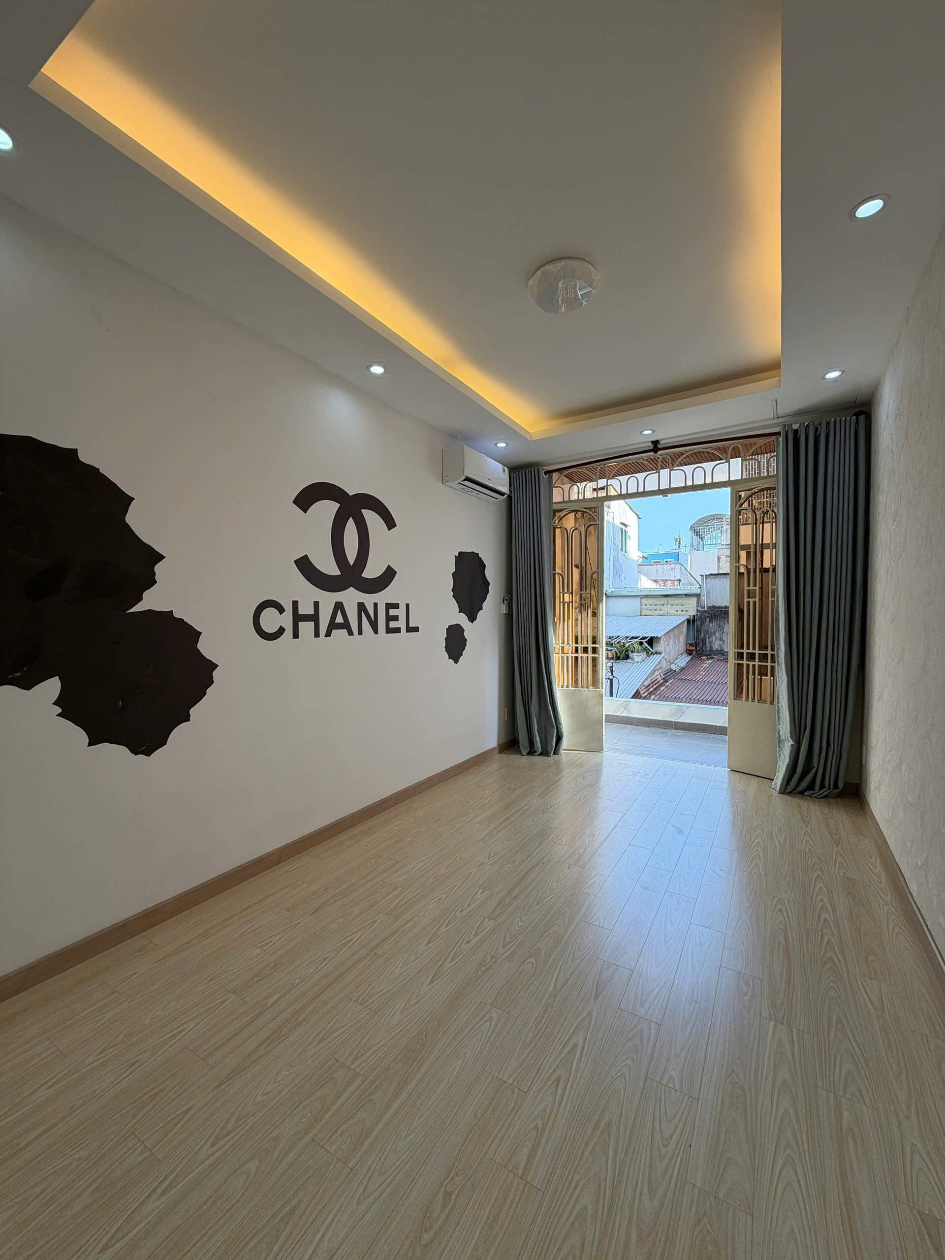 CỰC HIẾM! Nhà mới 3 tầng CAO ĐẠT Q5 - HẺM 4M THÔNG - CHỈ HƠN 5 TỶ Xách vali vào ở ngay