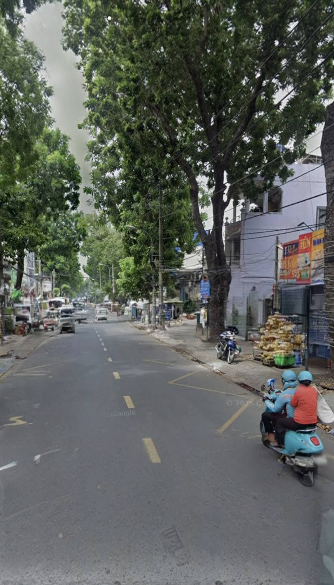 Gấp bán , nhà 3 tầng , P15 Gò Vấp , hẻm xe hơi tránh nhau rộng rãi 8m thông -giá 7ty2