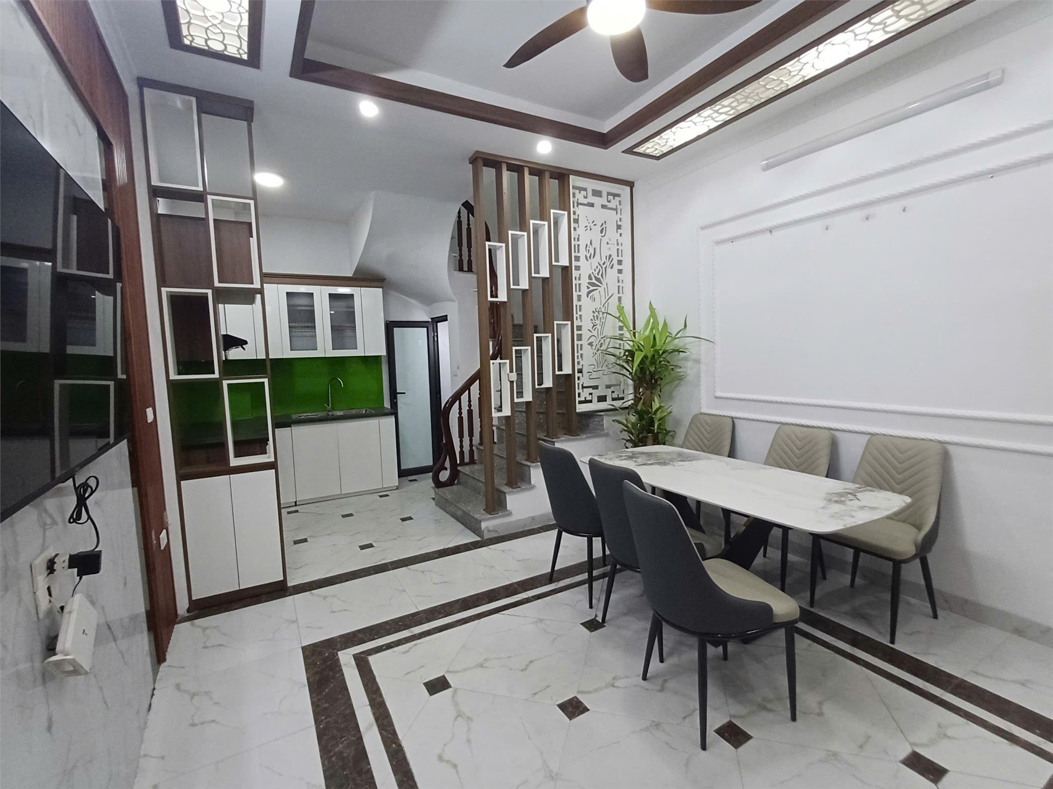 BÁN NHÀ PHÚC LỢI 5 TẦNG 3 NGỦ MẶT TIỀN 5M Ô TÔ GẦN 5,9 TỶ