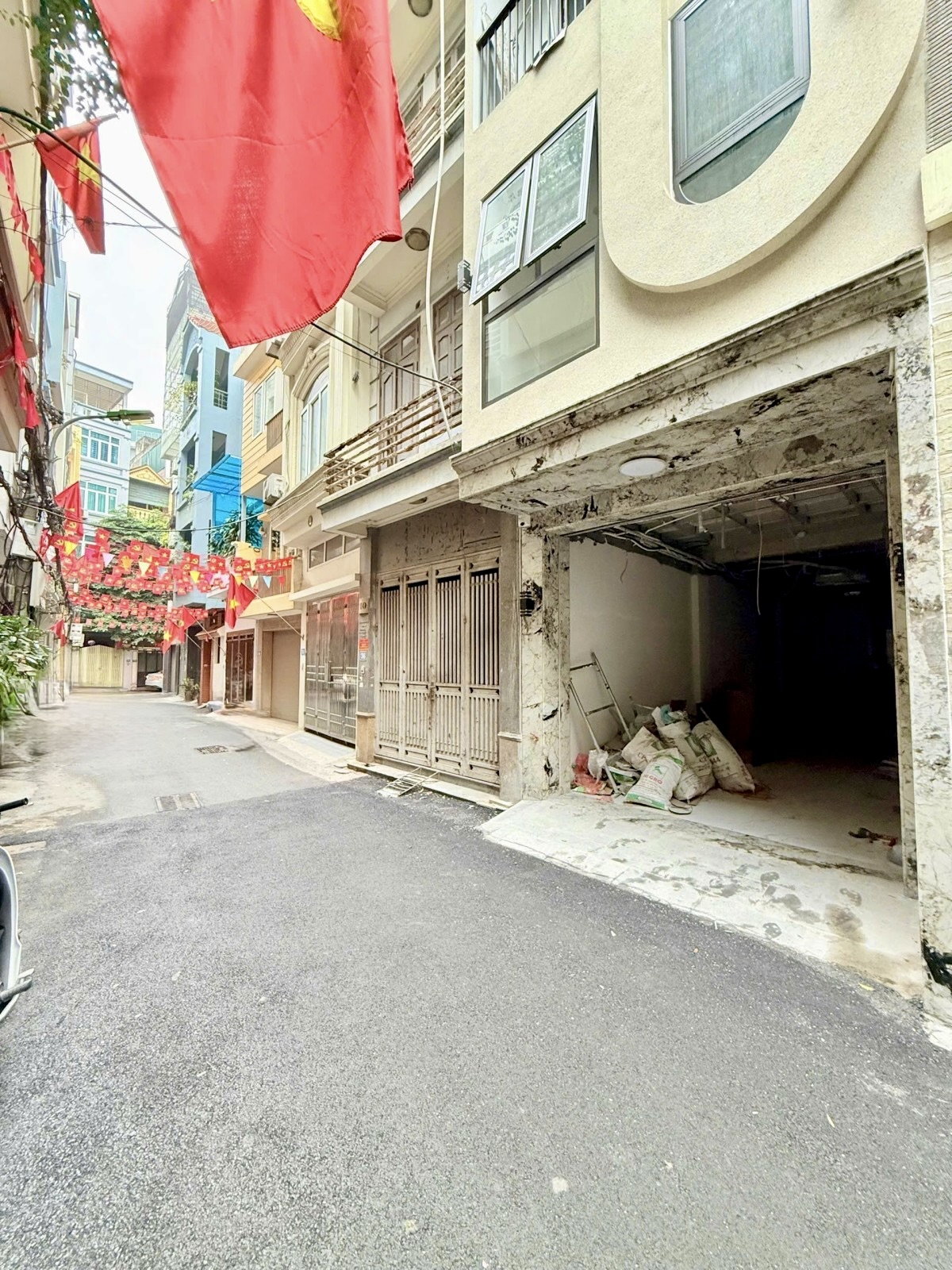 Phân Lô Ô tô Trung Kính, Cầu Giấy; 53m x 7 Tầng Thang máy, Gara Ô tô, 2 Thoáng, 29,5 Tỷ