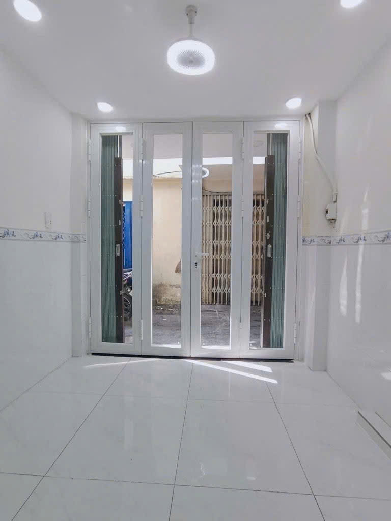 BÁN NHÀ MỚI - 2 TỶ HƠN - 3 TẦNG - SỔ HỒNG RIÊNG - GẦN BỆNH VIỆN CHỢ RẨY - QUẬN 11