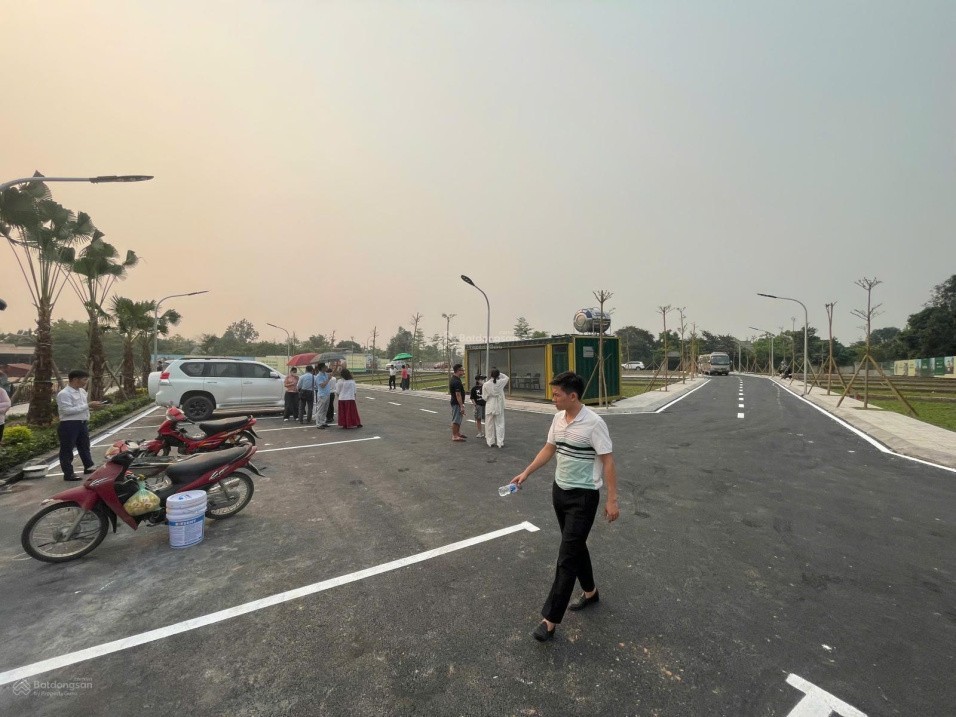 Chính chủ gửi bán suất ngoại giao, lô góc, view hồ 103,3m2 - lô góc - MT: 5m - giá chỉ từ 2 tỷ 5