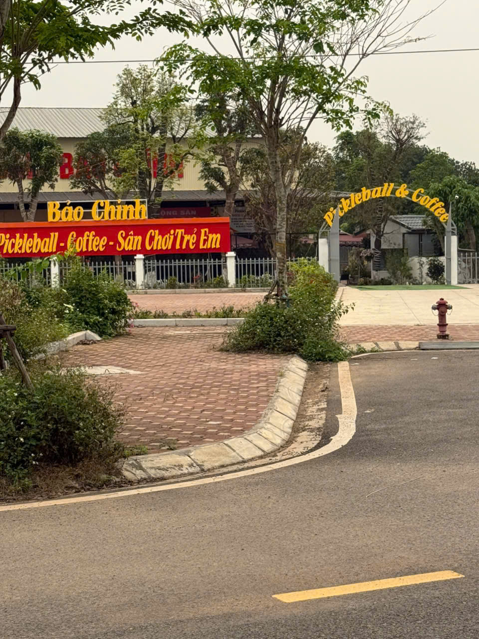 Bí mật lô đất 100m2 gần Quốc Lộ 21, khu vực trung tâm Hòa Lạc. Phù hợp xây trọ, đầu tư sinh lời,