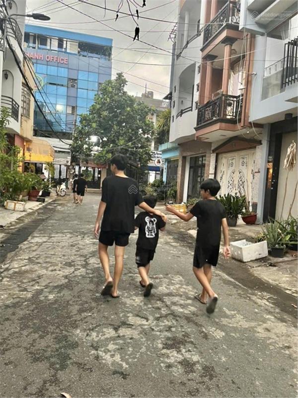 HXH Quang Trung có vỉa hè, cây xanh đường 8m trệt 3 lầu 4x17m - 9,7 tỷ