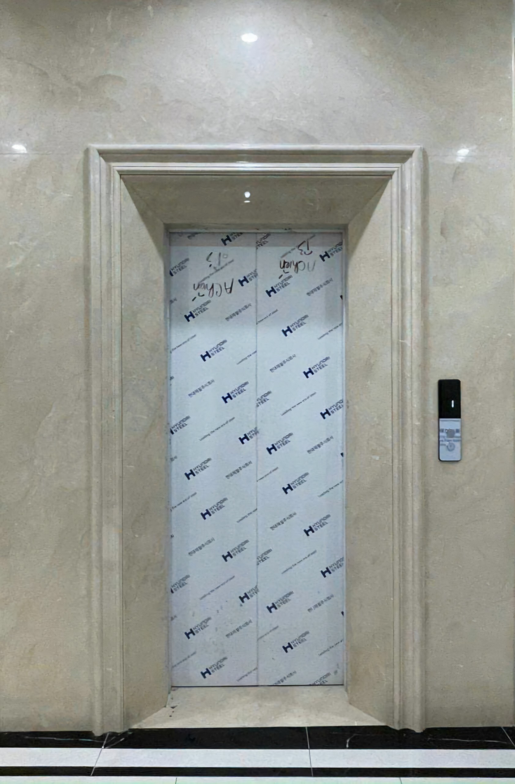 Cho thuê nhà, Huỳnh Thúc Kháng, Nguyên Hồng, Vũ Ngọc Phan, 369m2x 7T