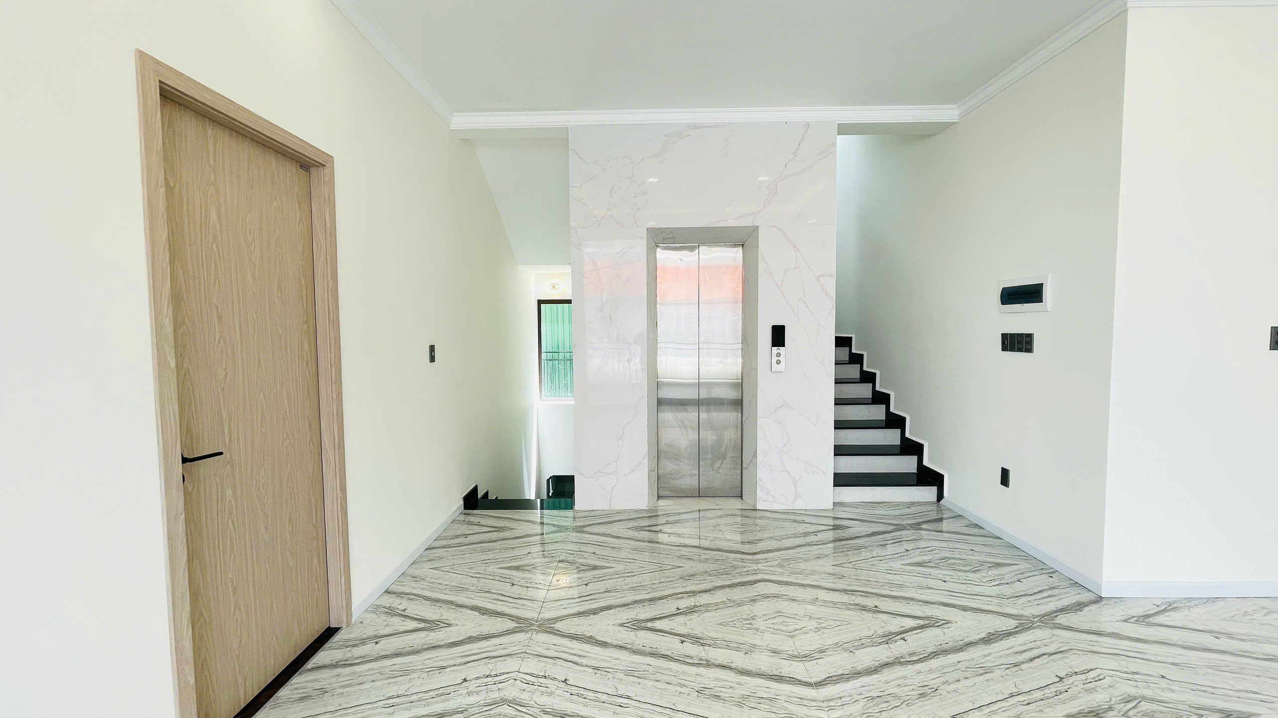 Cho thuê nhà mặt tiền Hùng Vương, Phường 9, Đà Lạt giá 60 triệu/tháng