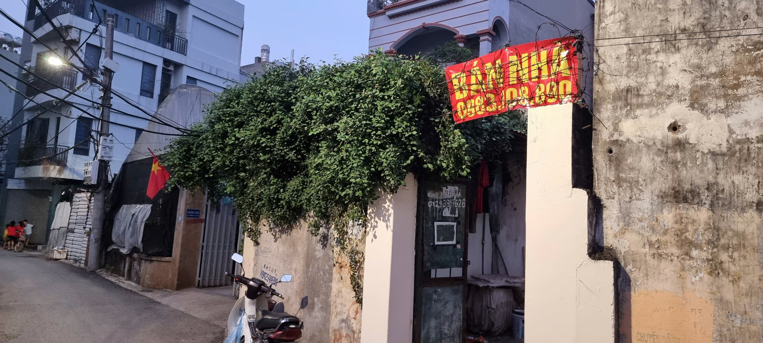 Ngõ to ô tô, gần đường lớn, cạnh công viên, gần sông, DT 62m2, 24 Ngõ 114/2 Tân Phong, Thụy Phương