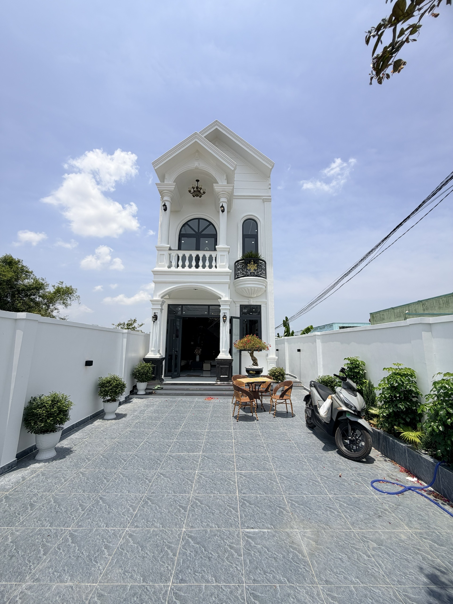 Villa vườn hiếm 6x33m ngay chợ Long Thượng – sân cực rộng, nhìn là mê. Giá full 4Ty250. SHR Hoàn