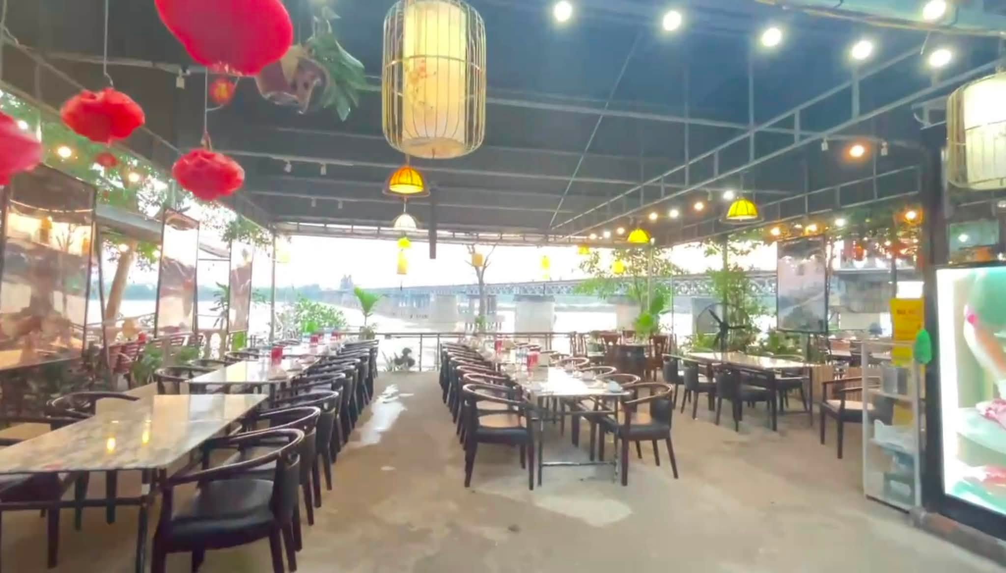 Cho thuê mặt bằng set up sẵn DT 300m2  Chuyên hàng ăn uống,nhà hàng lẩu, khu ẩm thực đông đúc, ô