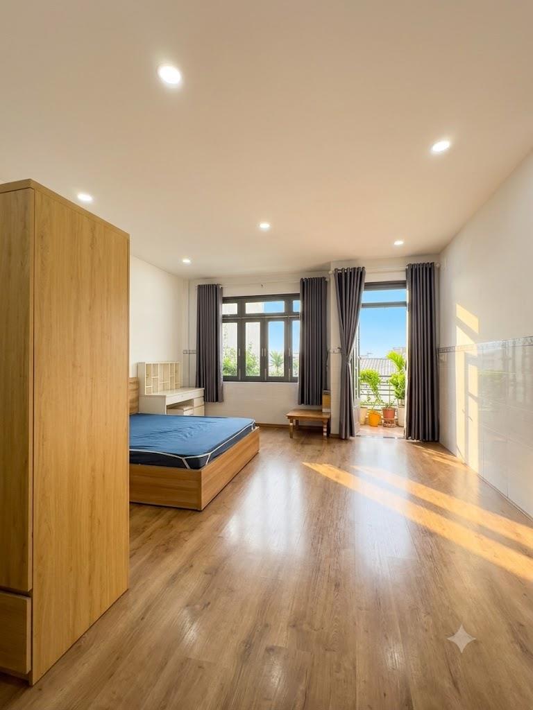Nhà bán diện tích 91m2 ,4 tầng, 4 phòng ngủ lớn, 5WC, Quang Trung Thống Nhất, nở hậu tài lộc, 8.5