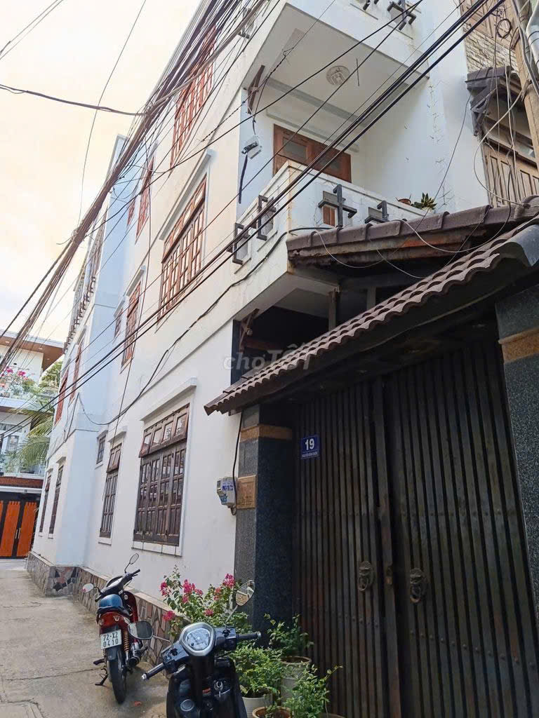 BÁN NHÀ 15/2A (SỐ CŨ 19) NGUYỄN BỈNH KHIÊM, P.VŨNG TÀU, HOÀN CÔNG 224M2. LH:0982230297