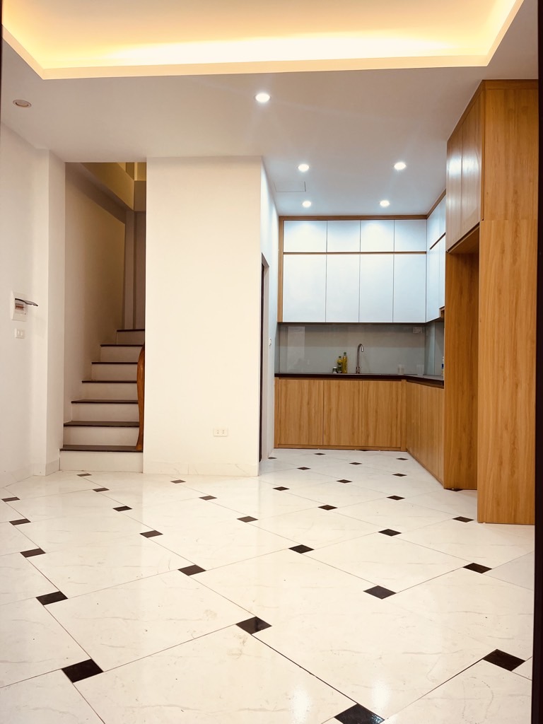 BÁN NHÀ 5 TẦNG MỚI XÂY – Ô TÔ ĐỖ CỔNG – LIÊN MẠC, THƯỢNG CÁT, BẮC TỪ LIÊM – NHỈNH 5 TỶ, CÓ THƯƠNG