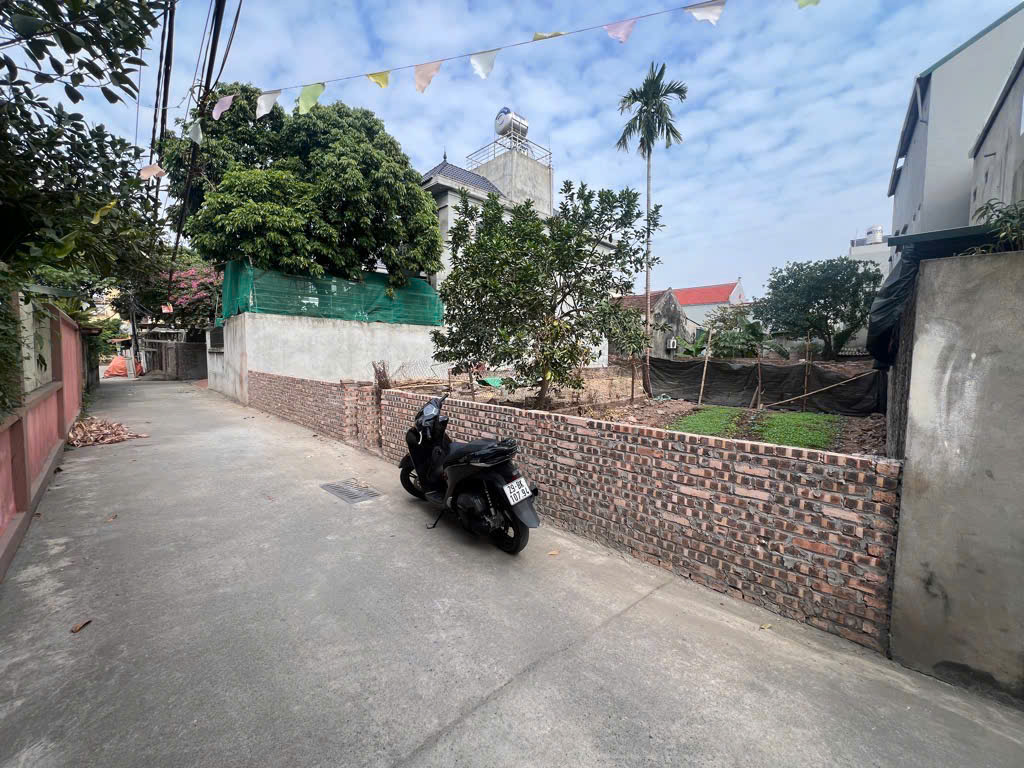 bán đất Đức Giang, Long Biên. Ngõ thông, ô tô tránh. Tiện ích ngập tràn. 42m, 
6,x tỷ ( có tl )