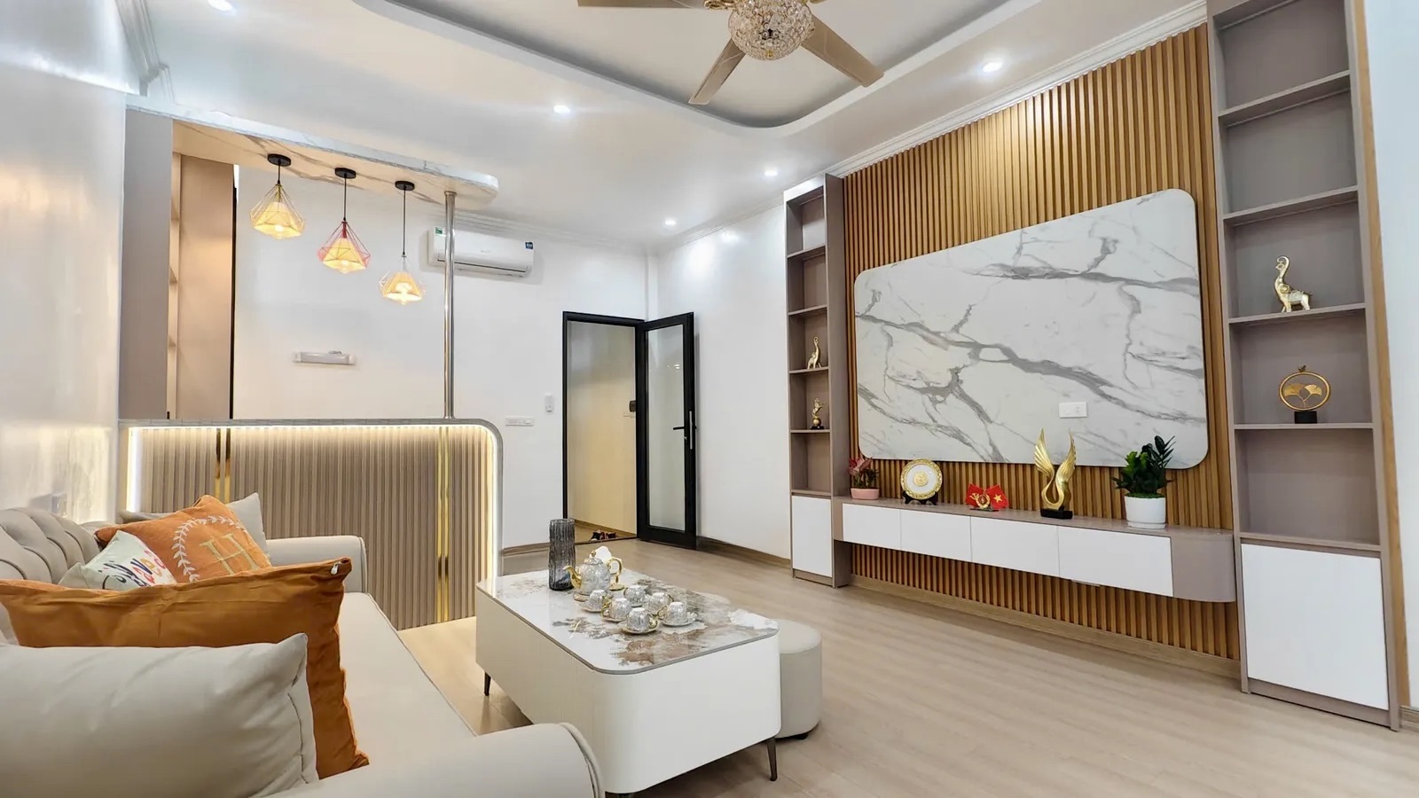 Chính chủ bán nhà Thái Hà Đống Đa, 40m², 5 tầng gara ô tô, phân lô cán bộ, sổ đỏ, 17 tỷ