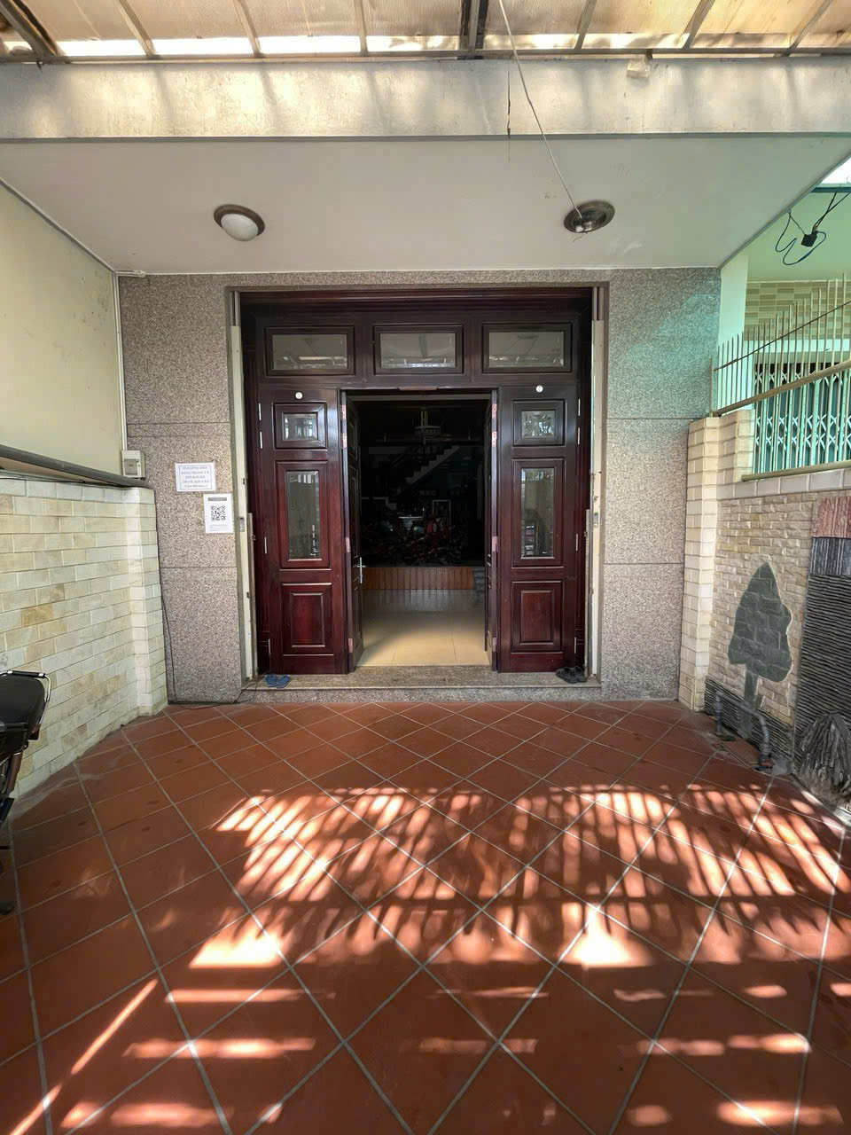 Chu thuê nhà 3 tầng nguyên căn mặt đường Lê Hồng Phong, Phước Long cũ, sát đường Cao Xuân Huy