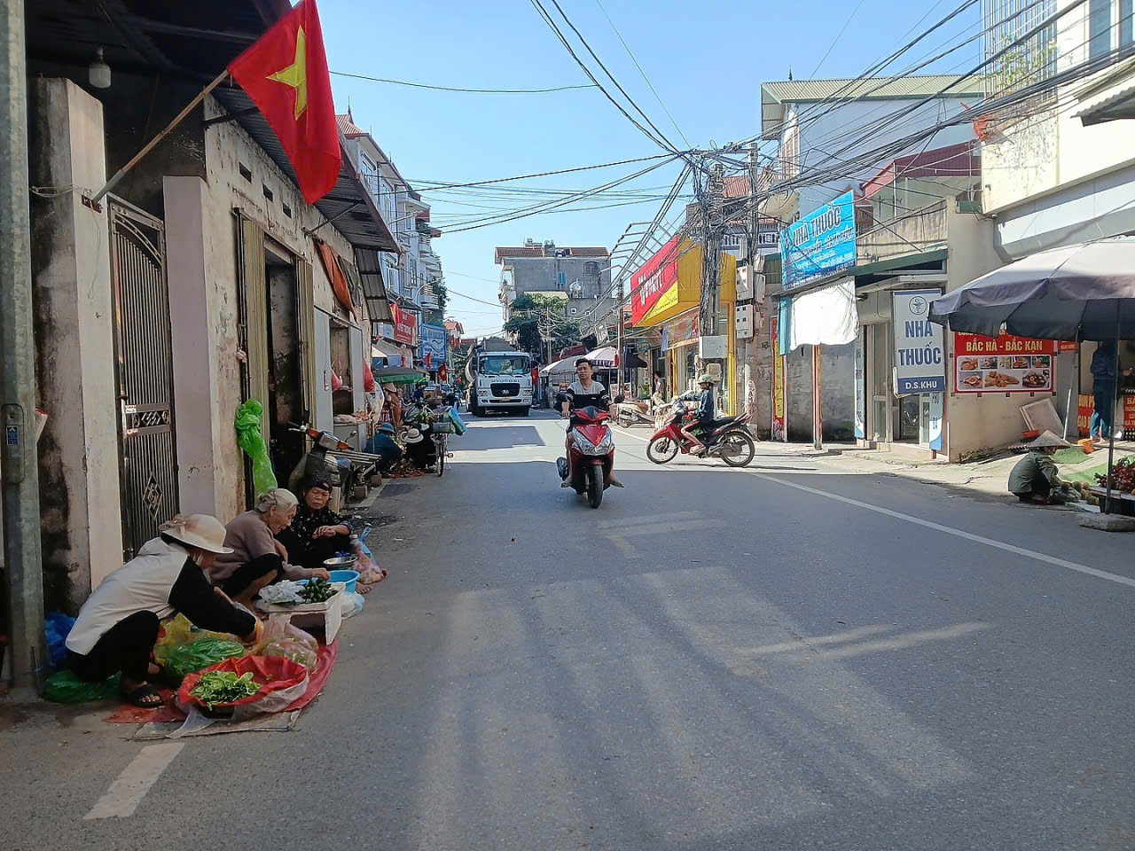 CC EM CẦN BÁN CĂN NHÀ 4 TẦNG MỚI TINH - ĐỨC THƯỢNG - HOÀI ĐỨC - HÀ NỘI.
44M Ô TÔ LÙI TẬN CỬA.