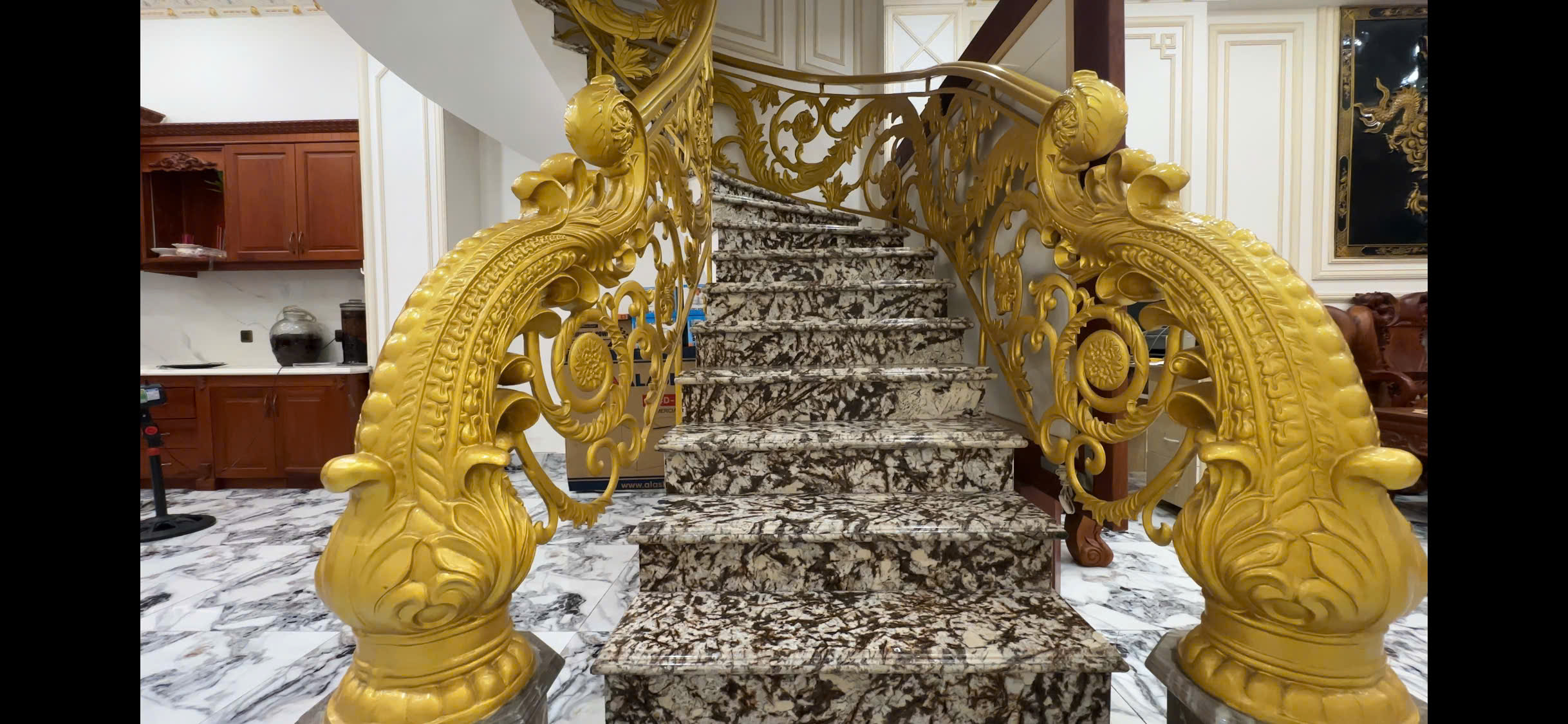 Bán gấp nhà Tân Cổ Điển mặt tiền đường Lê Thị My - Trần Văn Mười