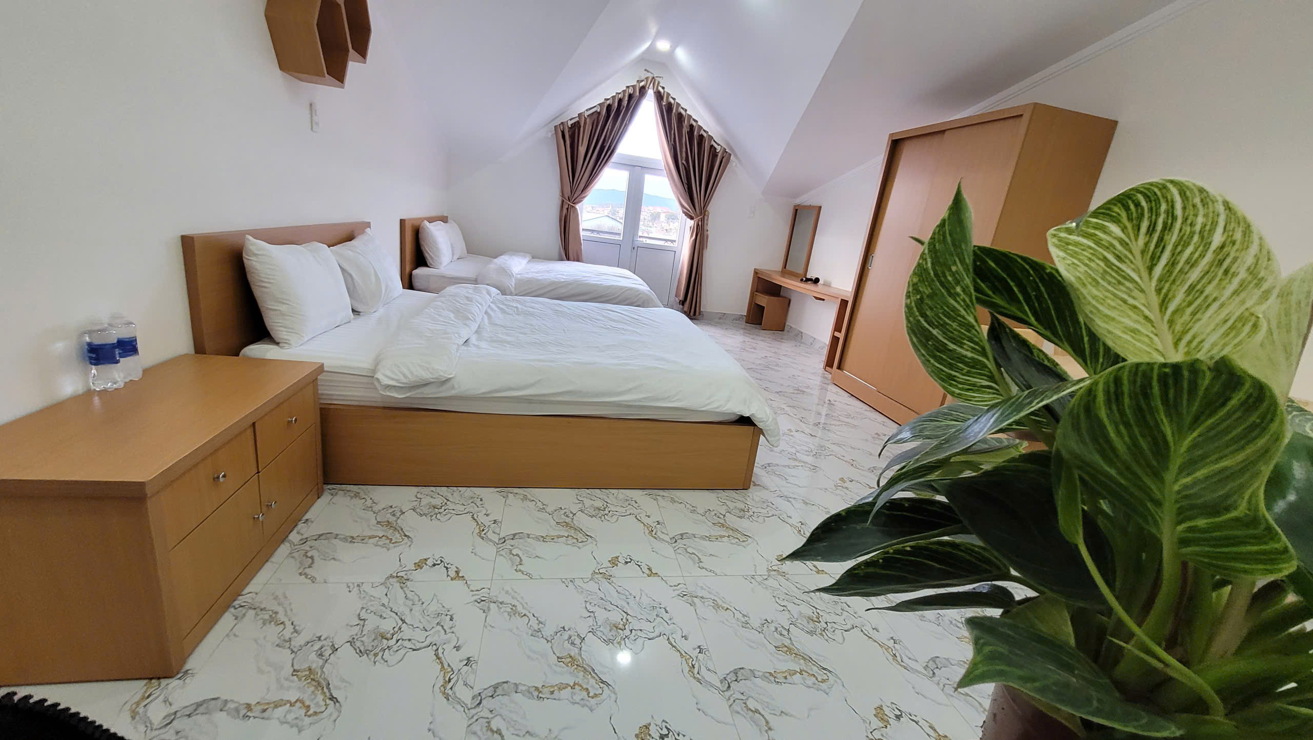 CHO THUÊ 3 KHÁCH SẠN MẶT TIỀN NGUYỄN CÔNG TRỨ – PHƯỜNG LÂM VIÊN (P8 CŨ), ĐÀ LẠT