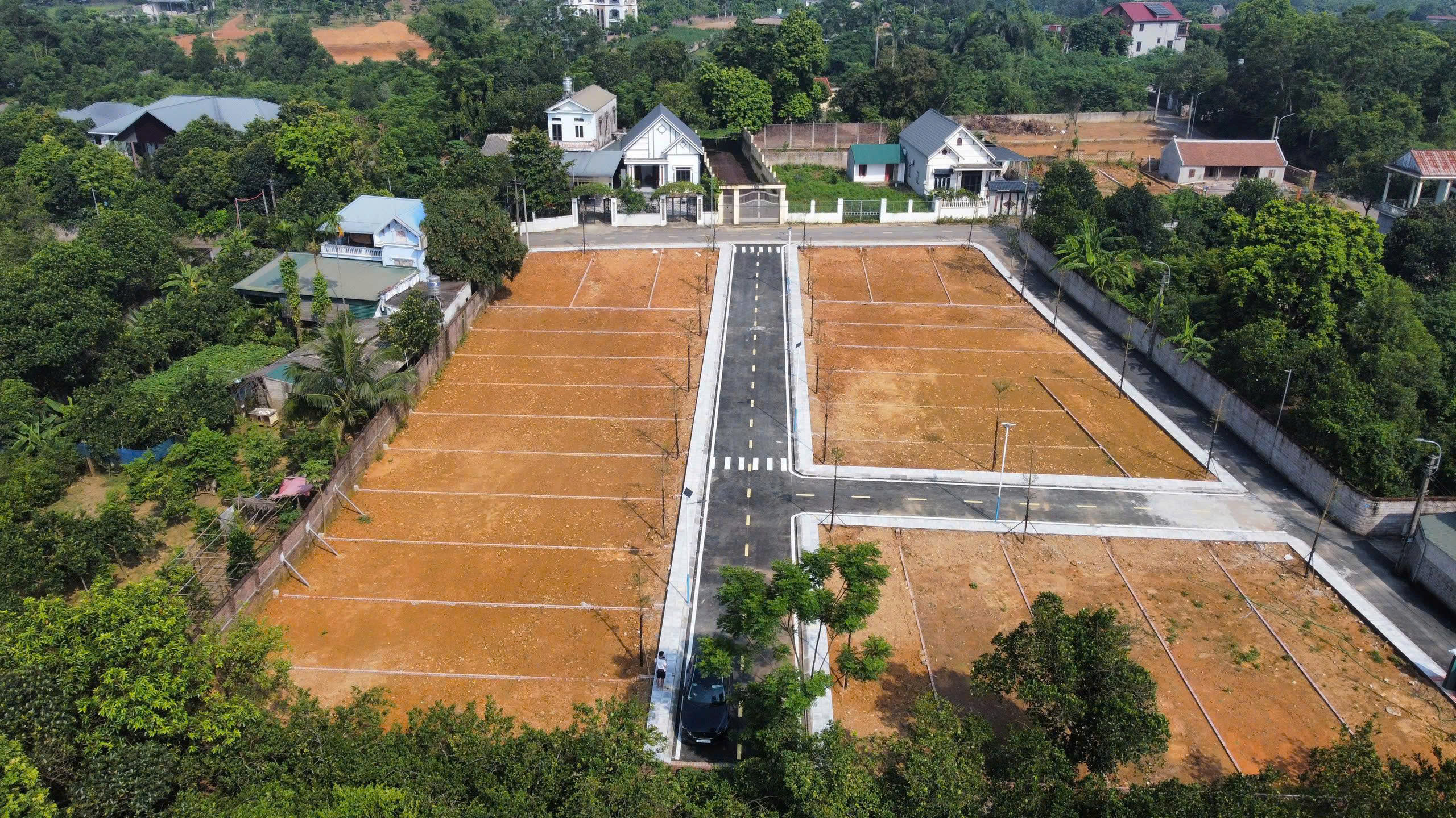 Bán nhanh lô đất vị trí vàng tại Hoà Lạc, dt 110m2, sẵn sổ full thổ cư, ngay QL21, khu CNC Hòa Lạc