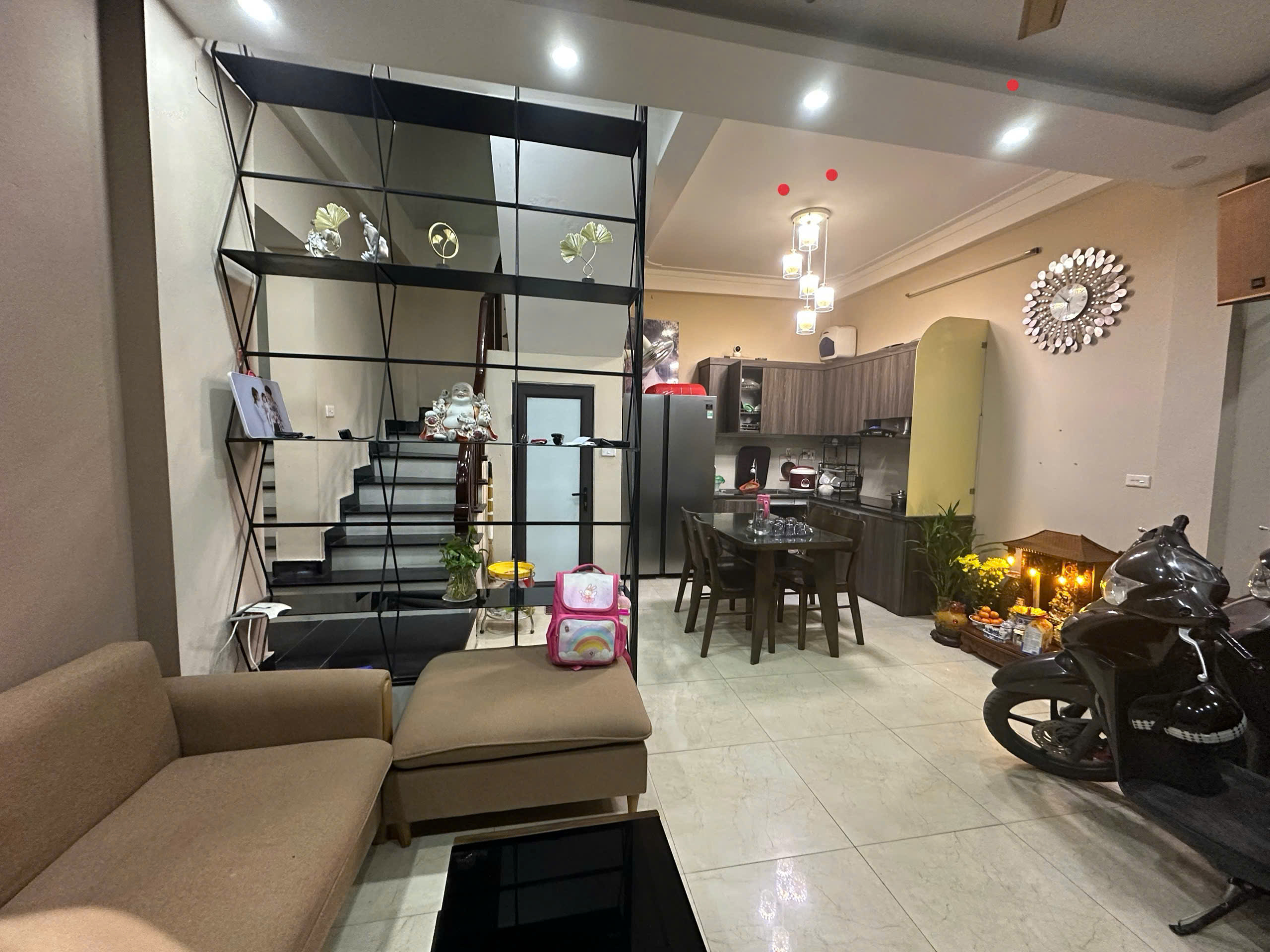 BÁN NHÀ PHÚC LỢI LONG BIÊN DT 37M2 Ô TÔ GẦN TRẺ CON ĐI HỌC HAI BƯỚC Ở SƯỚNG